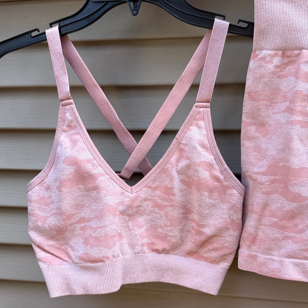 Set - AYBL Seamless Sports Bra and Shorts Size Medium - Picture 5 of 11